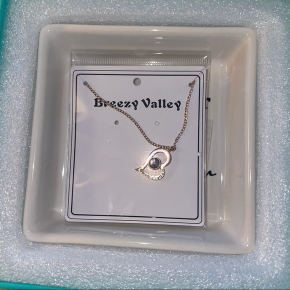 Breezy valley keepsake box with necklace wide - Picture 2 of 5
